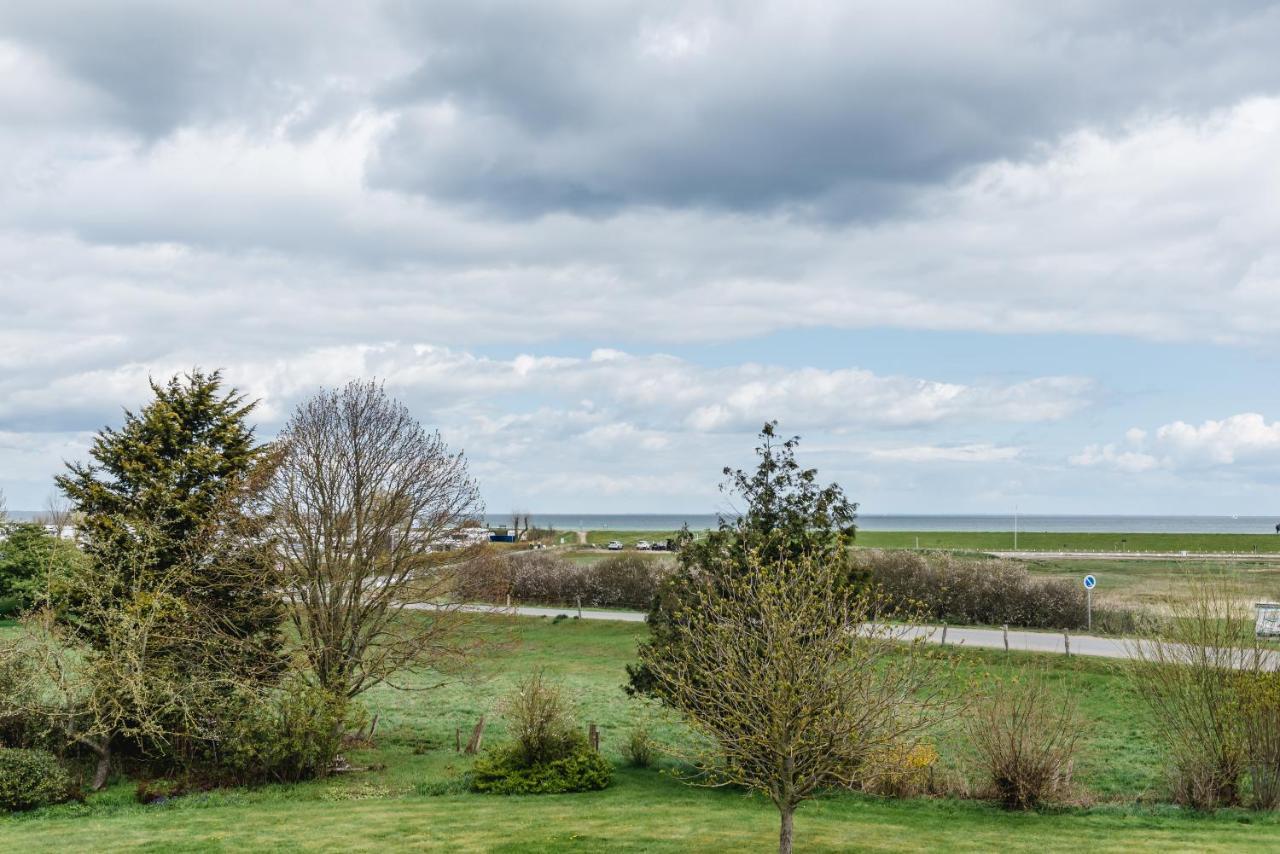 Straendhus Bed&Breakfast Hasselberg  Bagian luar foto
