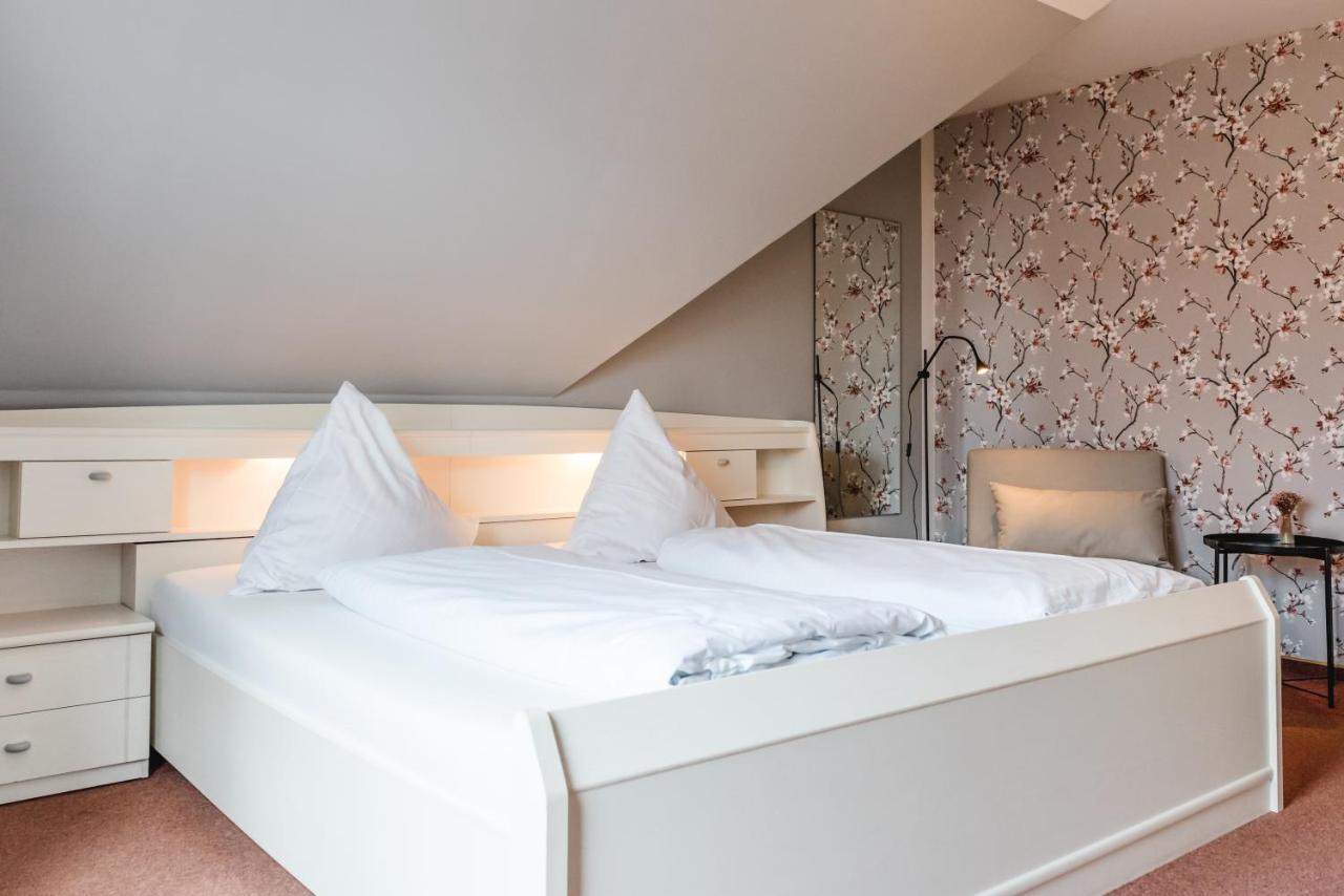Straendhus Bed&Breakfast Hasselberg  Bagian luar foto
