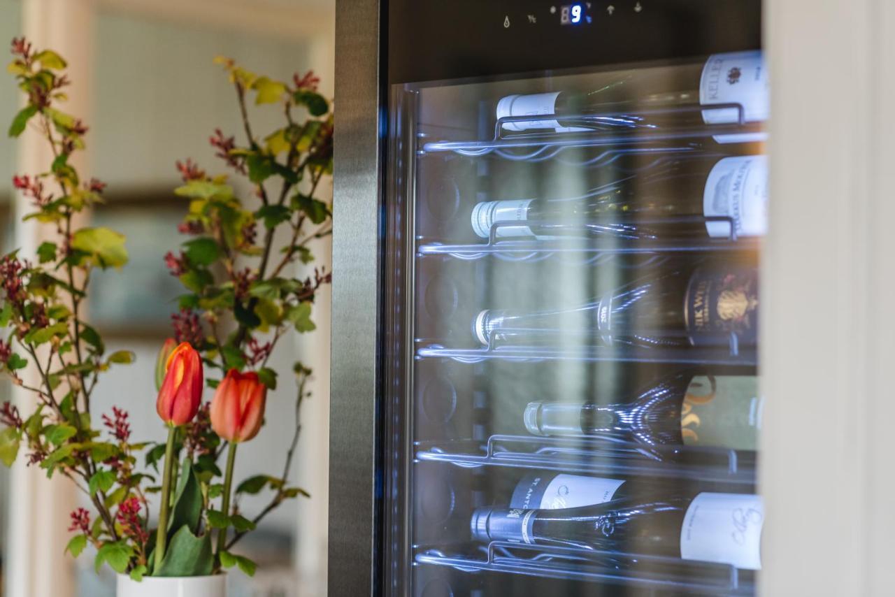 Straendhus Bed&Breakfast Hasselberg  Bagian luar foto