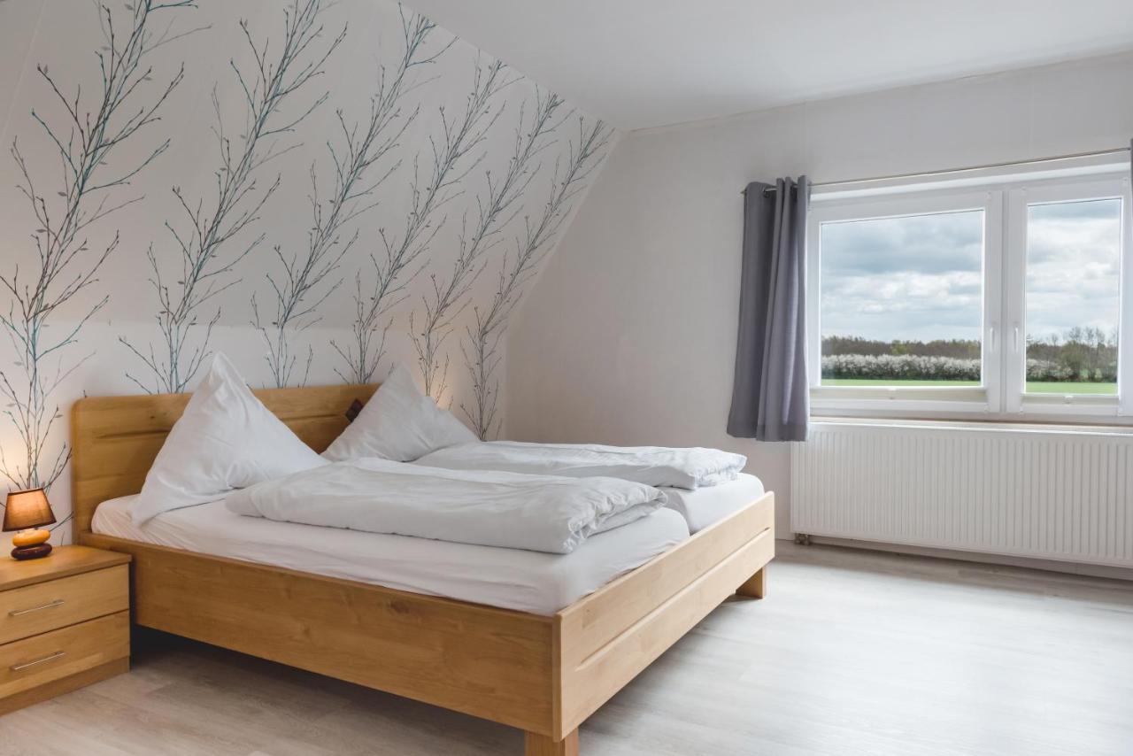 Straendhus Bed&Breakfast Hasselberg  Bagian luar foto