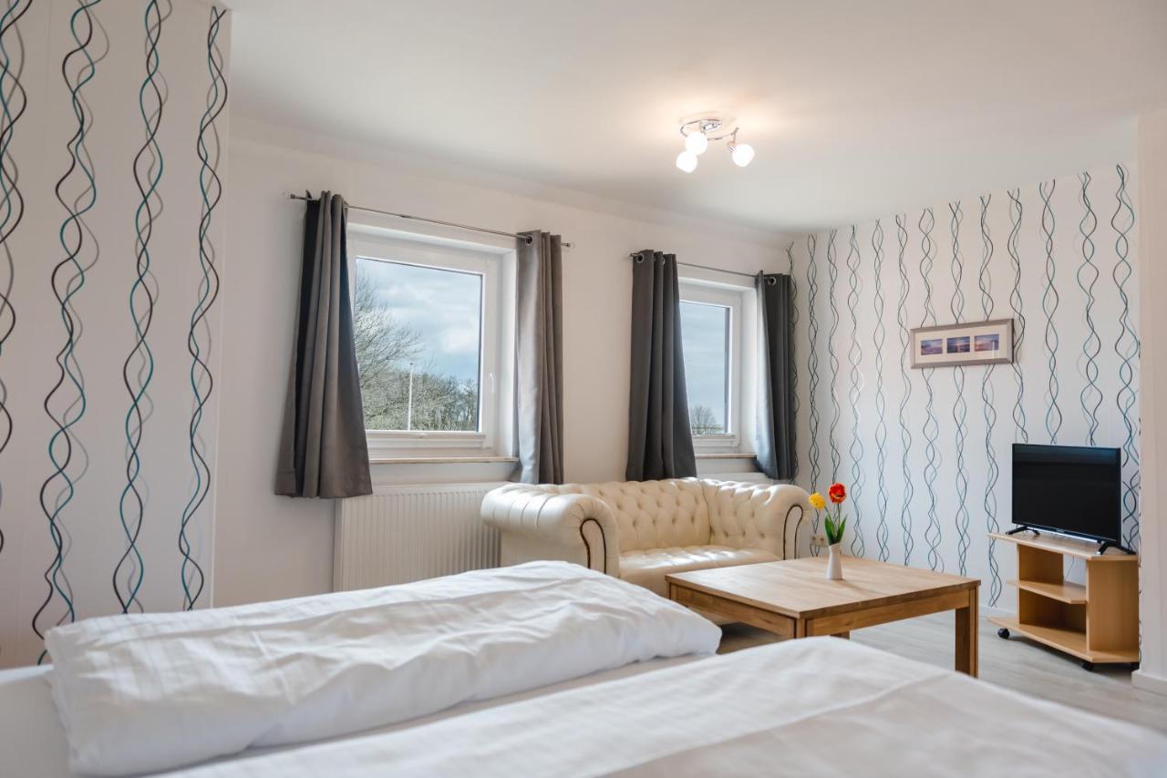 Straendhus Bed&Breakfast Hasselberg  Bagian luar foto