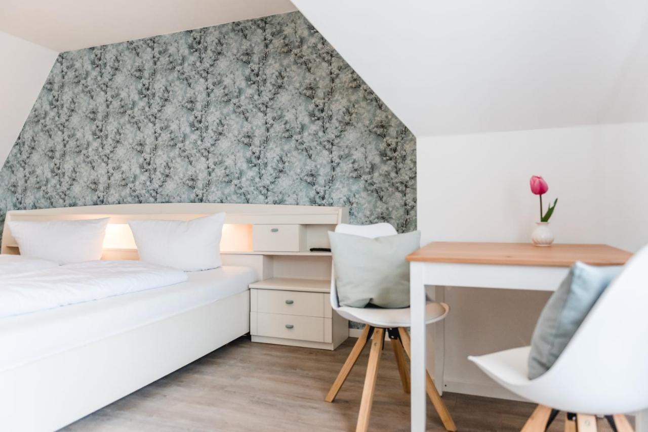 Straendhus Bed&Breakfast Hasselberg  Bagian luar foto