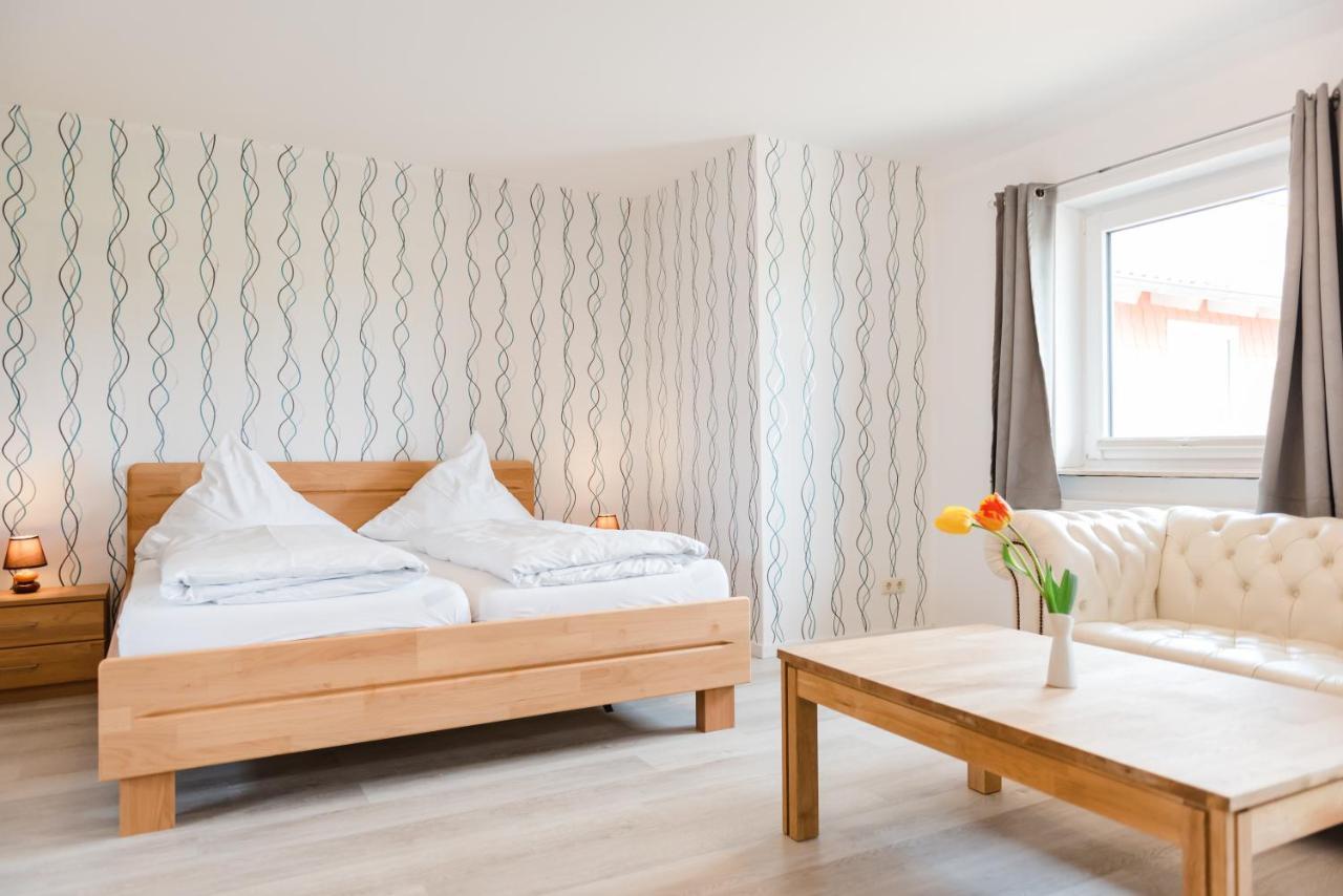 Straendhus Bed&Breakfast Hasselberg  Bagian luar foto