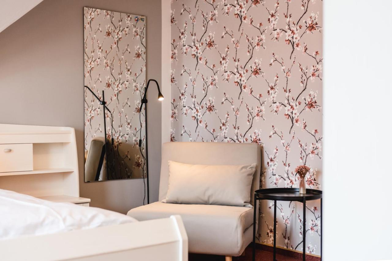 Straendhus Bed&Breakfast Hasselberg  Bagian luar foto