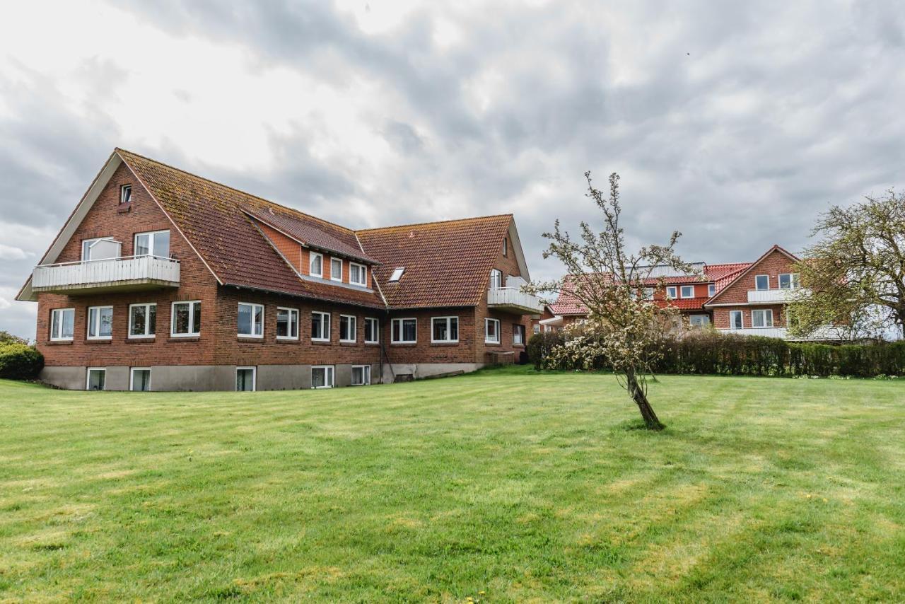 Straendhus Bed&Breakfast Hasselberg  Bagian luar foto