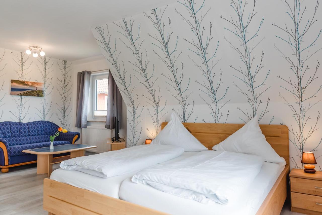 Straendhus Bed&Breakfast Hasselberg  Bagian luar foto